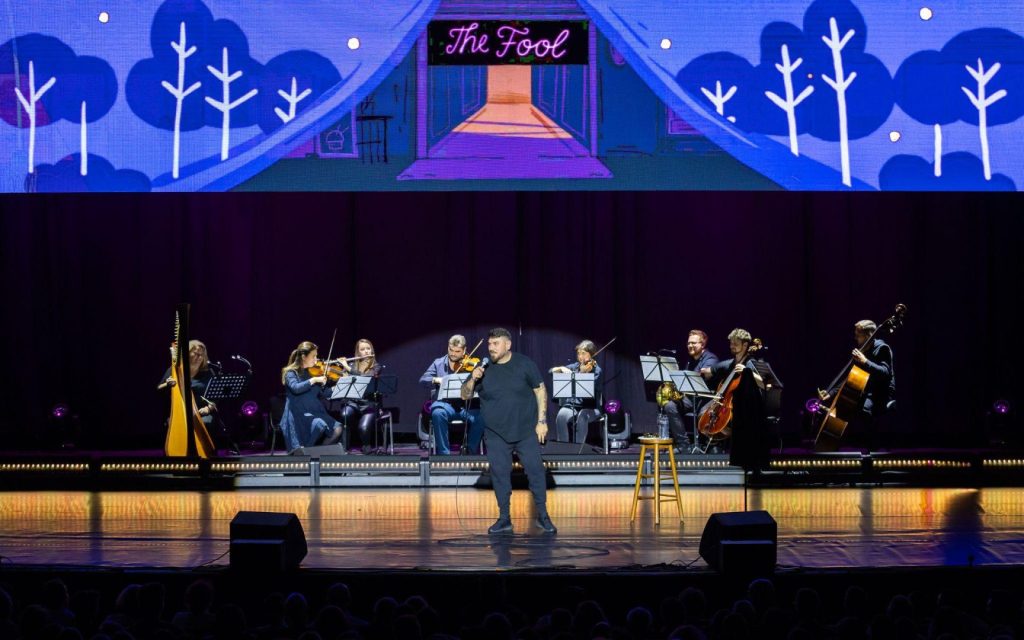 Fool’s Night Out: De la un club de comedie la un fenomen de comunitate cu relevanță națională