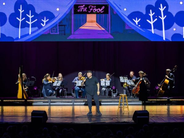 Fool’s Night Out: De la un club de comedie la un fenomen de comunitate cu relevanță națională